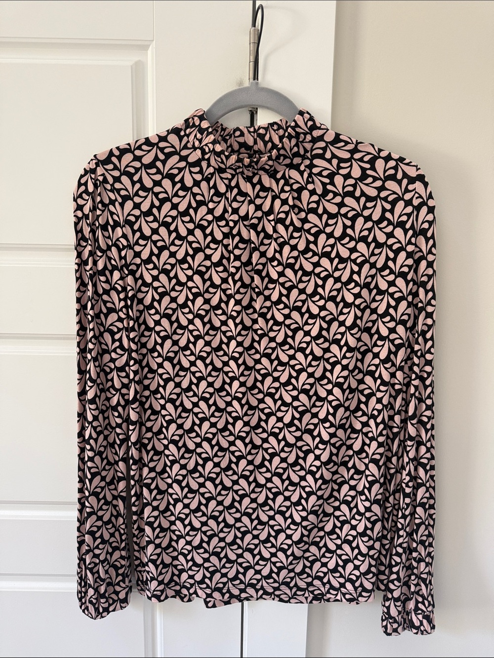 Boden Black and Blush Leaf-Print Long Sleeve Knit Top - Sz US 4